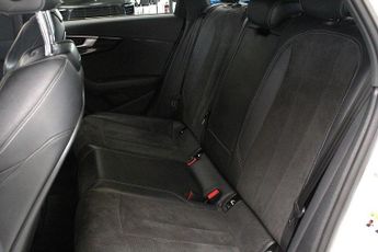 AUDI A4 AVANT 2.0 TDI 35 Black Edition Estate 5dr Diesel S Tronic Euro 6 (s/s)