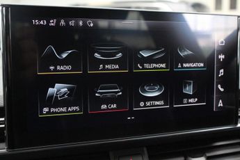 AUDI A4 AVANT 2.0 TDI 35 Black Edition Estate 5dr Diesel S Tronic Euro 6 (s/s)