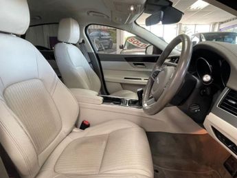 JAGUAR XF 2.0d Prestige Saloon 4dr Diesel Manual Euro 6 (s/s) (163 ps)