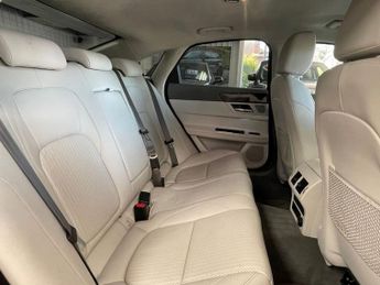 JAGUAR XF 2.0d Prestige Saloon 4dr Diesel Manual Euro 6 (s/s) (163 ps)