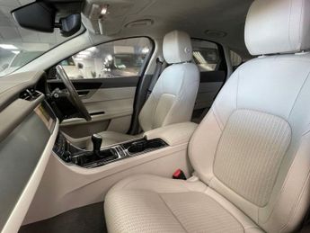 JAGUAR XF 2.0d Prestige Saloon 4dr Diesel Manual Euro 6 (s/s) (163 ps)