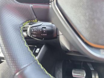 PEUGEOT E-2008 50kWh GT SUV 5dr Electric Auto (7kW Charger) (136 ps)