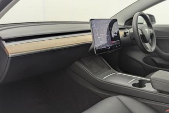 TESLA Model 3 (Dual Motor) Long Range Saloon 4dr Electric Auto 4WDE (346 ps)