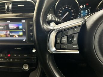 JAGUAR F-PACE 2.0 D180 R-Sport SUV 5dr Diesel Auto AWD Euro 6 (s/s) (180 ps)