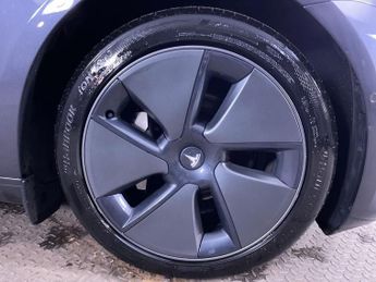 TESLA Model 3 Standard Range Plus Saloon 4dr Electric Auto RWD (241 bhp)