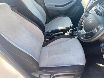 HYUNDAI I20 1.2 Blue Drive SE Hatchback 5dr Petrol Manual Euro 6 (s/s) (84 p