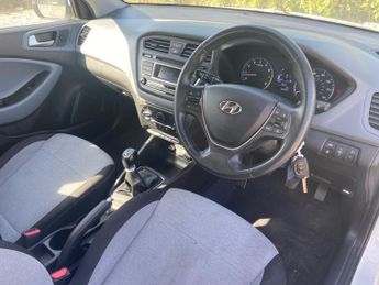 HYUNDAI I20 1.2 Blue Drive SE Hatchback 5dr Petrol Manual Euro 6 (s/s) (84 p