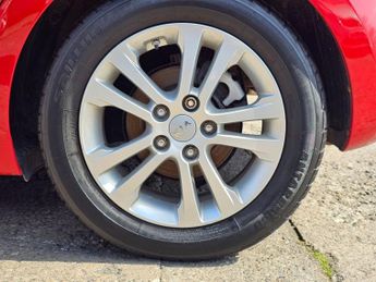 KIA CEED 1.6 GDi 3 Hatchback 5dr Petrol DCT Euro 5 (133 bhp)