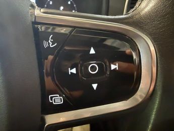 VOLVO XC90 2.0 D5 Momentum SUV 5dr Diesel Geartronic 4WD Euro 6 (s/s) (225 