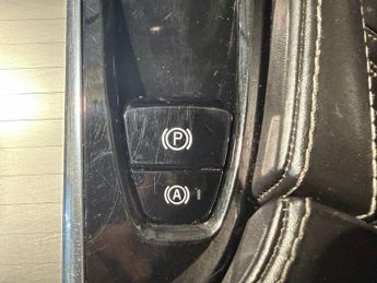 VOLVO XC90 2.0 D5 Momentum SUV 5dr Diesel Geartronic 4WD Euro 6 (s/s) (225 