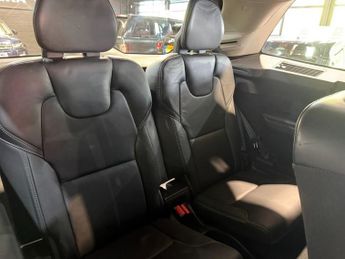 VOLVO XC90 2.0 D5 Momentum SUV 5dr Diesel Geartronic 4WD Euro 6 (s/s) (225 