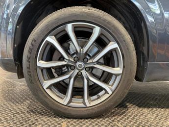 VOLVO XC90 2.0 D5 Momentum SUV 5dr Diesel Geartronic 4WD Euro 6 (s/s) (225 