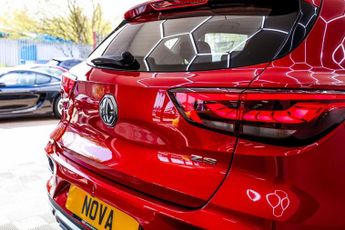 MG MG ZS 1.0 T-GDI Exclusive SUV 5dr Petrol Auto Euro 6 (111 ps)