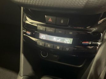 PEUGEOT 208 1.2 PureTech GPF GT Line Hatchback 5dr Petrol EAT Euro 6 (s/s) (