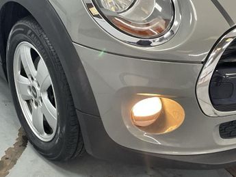 MINI CONVERTIBLE 1.5 Cooper Convertible 2dr Petrol Manual Euro 6 (s/s) (136 ps) -