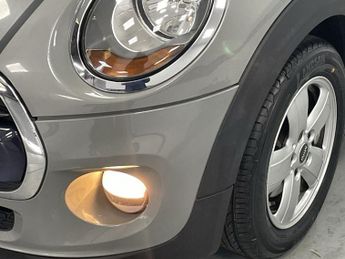 MINI CONVERTIBLE 1.5 Cooper Convertible 2dr Petrol Manual Euro 6 (s/s) (136 ps) -