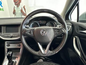 VAUXHALL ASTRA 1.6 CDTi BlueInjection Tech Line Nav Hatchback 5dr Diesel Auto E