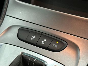 VAUXHALL ASTRA 1.6 CDTi BlueInjection Tech Line Nav Hatchback 5dr Diesel Auto E