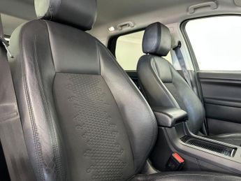 LAND ROVER DISCOVERY SPORT 2.0 TD4 SE Tech SUV 5dr Diesel Auto 4WD Euro 6 (s/s) (180 ps)
