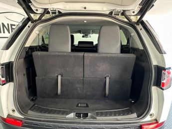 LAND ROVER DISCOVERY SPORT 2.0 TD4 SE Tech SUV 5dr Diesel Auto 4WD Euro 6 (s/s) (180 ps)