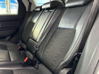LAND ROVER DISCOVERY SPORT 2.0 TD4 SE Tech SUV 5dr Diesel Auto 4WD Euro 6 (s/s) (180 ps)