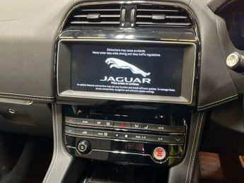JAGUAR F-PACE 2.0 D180 R-Sport SUV 5dr Diesel Auto AWD Euro 6 (s/s) (180 ps)