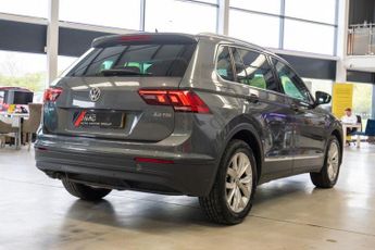 VOLKSWAGEN TIGUAN 2.0 TDI BlueMotion Tech SE Navigation SUV 5dr Diesel Manual Euro