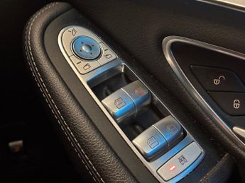MERCEDES-BENZ C CLASS 2.1 C250 BlueTEC AMG Line Saloon 4 Door Diesel Automatic White G