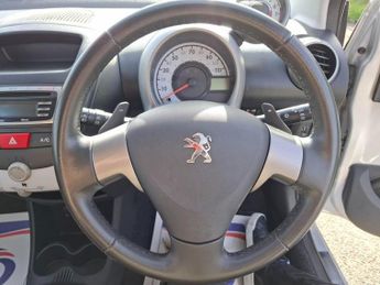PEUGEOT 107 1.0 12V Allure Hatchback 3dr Petrol 2 Tronic Euro 5 (68 ps)