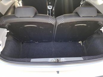 PEUGEOT 107 1.0 12V Allure Hatchback 3dr Petrol 2 Tronic Euro 5 (68 ps)