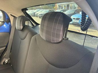 PEUGEOT 108 1.0 Allure Hatchback 5dr Petrol 2 Tronic Euro 6 (72 ps)