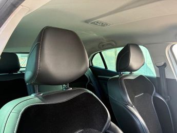 RENAULT MEGANE 1.2 TCe Dynamique Nav Hatchback 5dr Petrol Manual Euro 6 (s/s) (