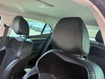 RENAULT MEGANE 1.2 TCe Dynamique Nav Hatchback 5dr Petrol Manual Euro 6 (s/s) (