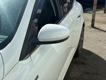 RENAULT MEGANE 1.2 TCe Dynamique Nav Hatchback 5dr Petrol Manual Euro 6 (s/s) (