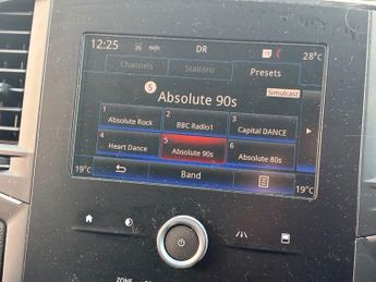 RENAULT MEGANE 1.2 TCe Dynamique Nav Hatchback 5dr Petrol Manual Euro 6 (s/s) (