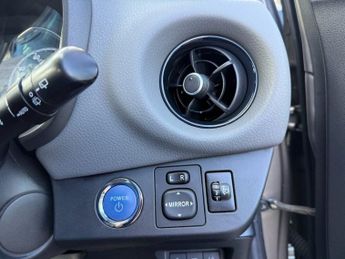 TOYOTA YARIS 1.5 VVT-h Icon Tech Hatchback 5dr Petrol Hybrid E-CVT Euro 6 (s/