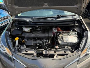 TOYOTA YARIS 1.5 VVT-h Icon Tech Hatchback 5dr Petrol Hybrid E-CVT Euro 6 (s/
