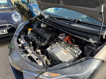 TOYOTA YARIS 1.5 VVT-h Icon Tech Hatchback 5dr Petrol Hybrid E-CVT Euro 6 (s/