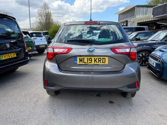 TOYOTA YARIS 1.5 VVT-h Icon Tech Hatchback 5dr Petrol Hybrid E-CVT Euro 6 (s/