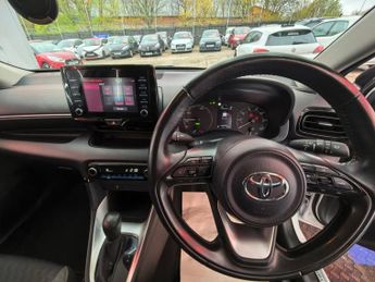 TOYOTA YARIS 1.5 VVT-h Icon Hatchback 5dr Petrol Hybrid E-CVT Euro 6 (s/s) (1