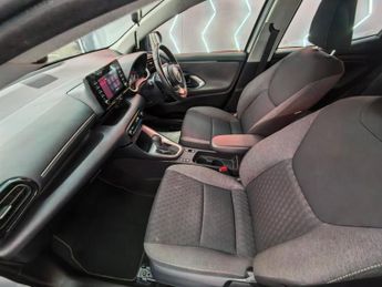 TOYOTA YARIS 1.5 VVT-h Icon Hatchback 5dr Petrol Hybrid E-CVT Euro 6 (s/s) (1