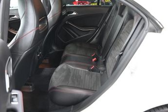 MERCEDES-BENZ CLA 2.1 CLA220d AMG Line Coupe 4dr Diesel 7G-DCT Euro 6 (s/s) (177 p