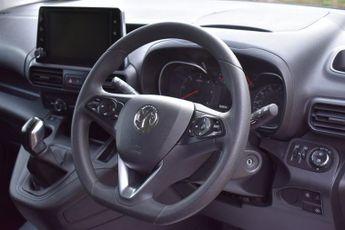 VAUXHALL COMBO LIFE 1.5 Turbo D BlueInjection Energy MPV 5dr Diesel Manual Euro 6 (s