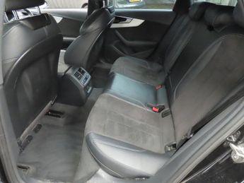 AUDI A4 AVANT 2.0 TDI 30 S line Estate 5dr Diesel S Tronic Euro 6 (s/s) (136 p