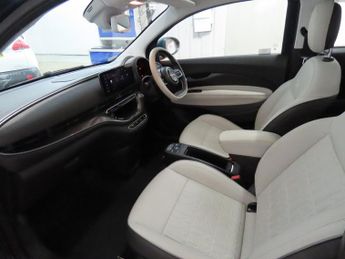 FIAT 500E 42kWh La Prima Hatchback 3dr Electric Auto (118 ps) Panoramic Su