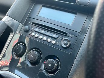 PEUGEOT 3008 1.6 HDi Active SUV 5dr Diesel Manual Euro 5 (115 ps)