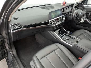 BMW 3 SERIES 2.0 318d SE Saloon 4dr Diesel Auto Euro 6 (s/s) (150 ps)
