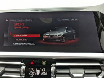 BMW 3 SERIES 2.0 318d SE Saloon 4dr Diesel Auto Euro 6 (s/s) (150 ps)