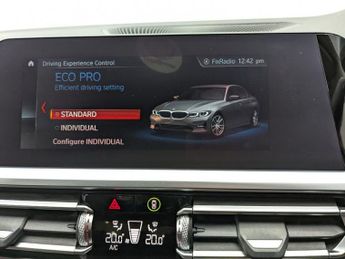 BMW 3 SERIES 2.0 318d SE Saloon 4dr Diesel Auto Euro 6 (s/s) (150 ps)