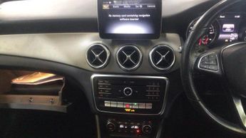 MERCEDES-BENZ GLA 1.6 GLA200 Sport (Premium Plus) SUV 5dr Petrol 7G-DCT Euro 6 (s/